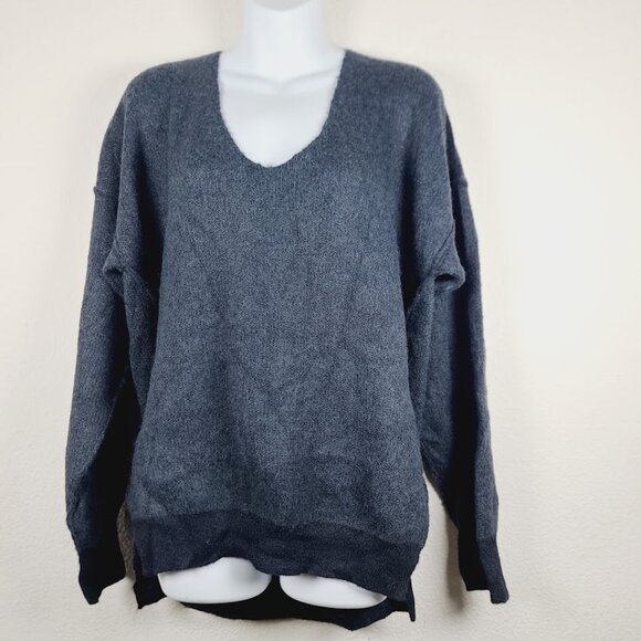 Free People Women's Black Round Neck Oversized Pullover Sweater Size XS - Picture 2 of 10